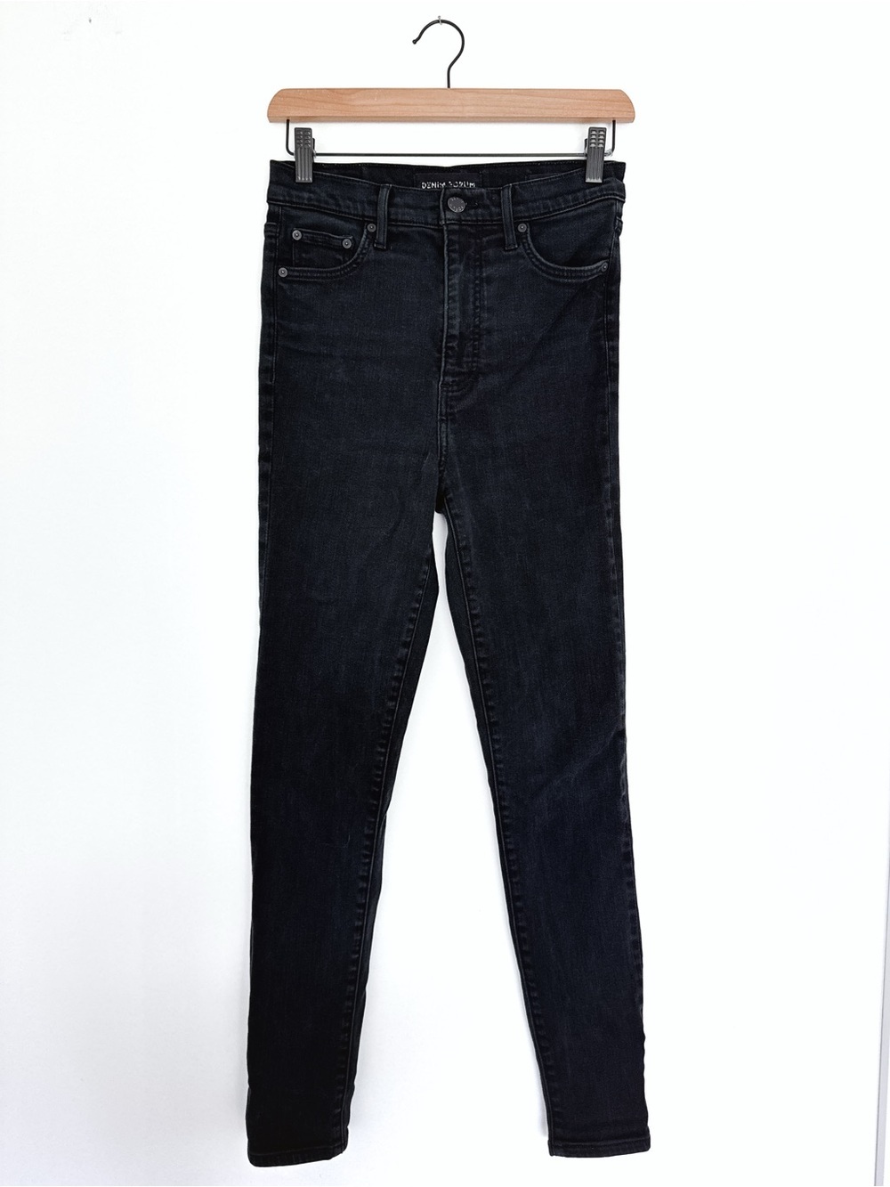 Aritzia Denim Forum Black High Rise Lola Skinny Jean - Size 28